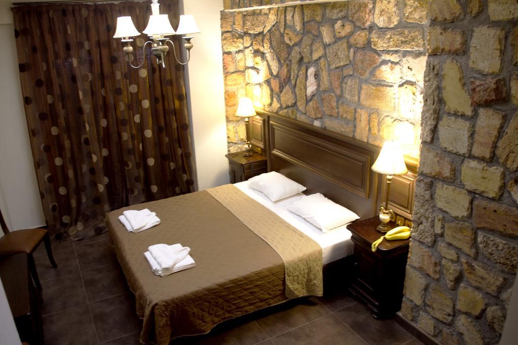 לאוטרה אדיפסאו Iris Spa חדר תמונה