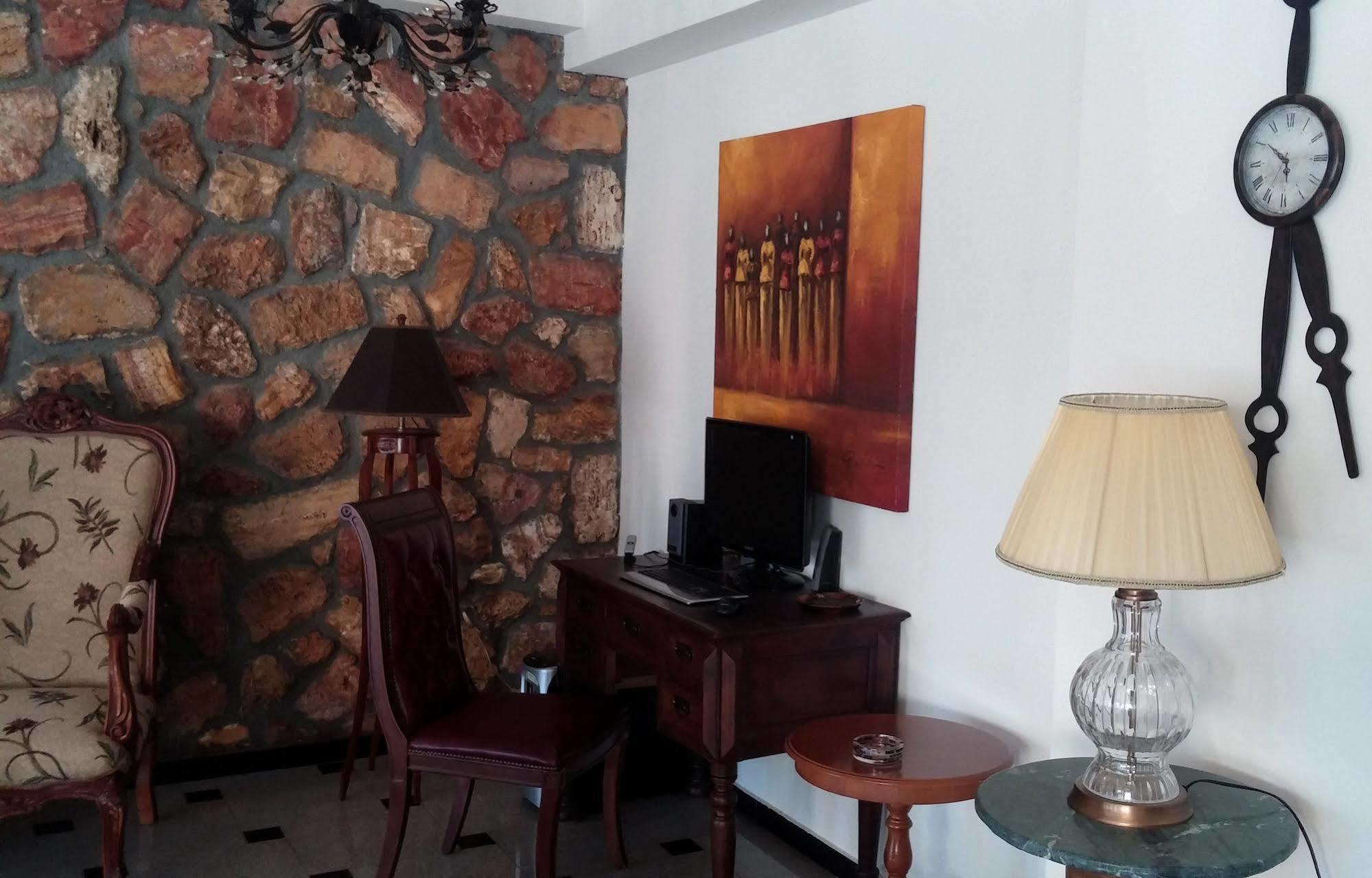 לאוטרה אדיפסאו Iris Spa מראה חיצוני תמונה